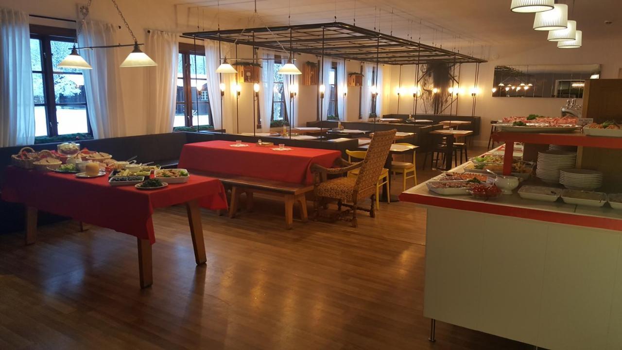 Rada Hotel Hagfors Buitenkant foto